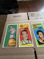 lot of 4 1970-71 Topps Basketball Superstars Connie Hawkins, Billy Cunningham