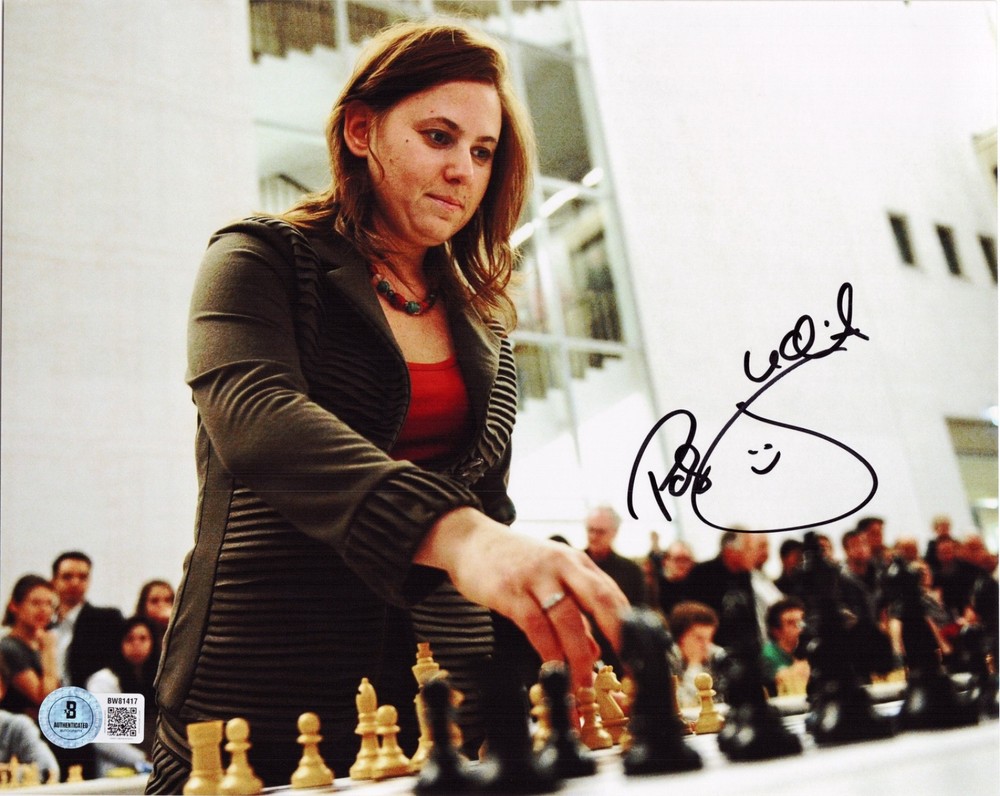 JUDIT POLGAR CHESS GRANDMASTER SIGNED 8X10 PHOTO WORLD CHAMPION C BECKETT COA