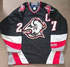 Vtg Michael Peca Buffalo Sabres CCM Goat Head Hockey Jersey S/M