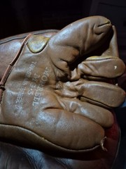 Vintage Revalation Hinge Pad Catchers Mitt Little Yankee Morrell MG-3 Glove