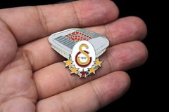 Turkish Super Lig Club Galatasaray Rams Park Football Stadium Pin w/ 5 Star Logo