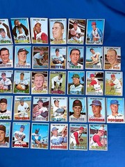 1967 Topps “Base, SP & Rookie” Baseball Cards (You Choose – Finish Your Set)