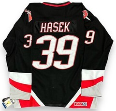 Dominik Hasek Buffalo Sabres CCM Throwback Jersey – Black (Men’s Sizes)