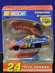 NEW SEALED HOLIDAY NASCAR Collectible Ornament | Jeff Gordon #24 | 2.75”x3.25”