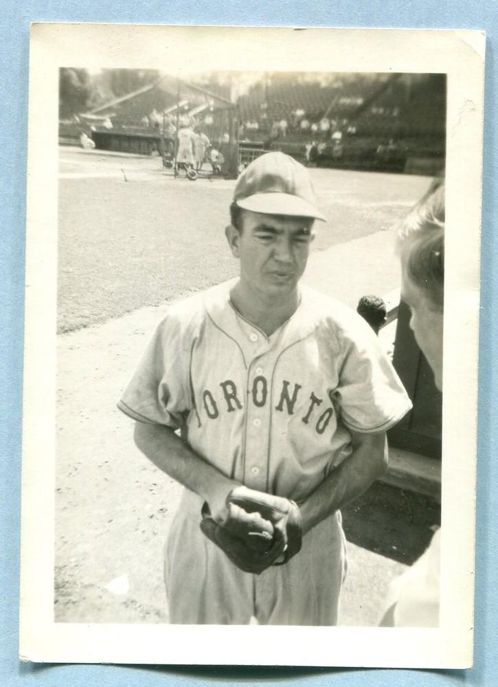 Original Vintage Willie Jones Toronto Maple Leafs 2 1/2 X 3 1/2 Snapshot Photo