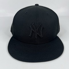 New York Yankees Hat Cap 8 1/4 Fitted Black MLB Baseball New Era 59 Fifty Mens