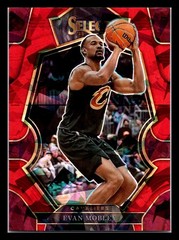 2022-23 Panini Select #144 Evan Mobley Red Cracked Ice Prizms