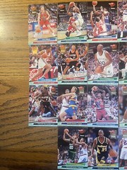 92-93 FLEER ULTRA ROOKIES LOT 22 CARDS STRAIGHT FROM PACK TO SLEEVE NR. MT. L-1