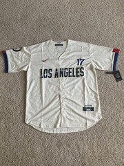 sNWT Shohei Ohtani Dodgers City Connect Men’s Small Beige Jersey #17