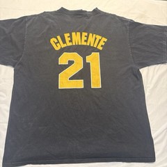 Cooperstown Collection Pirates Roberto Clemente #21 MLB Shirt, Black Yellow