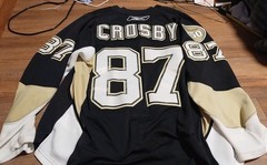 Sidney Crosby REEBOK “C” SEWN ON “Pittsburgh 250” patch made in canada.