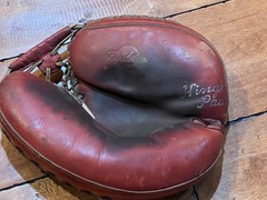 Vintage Revelation Hinge Pad Leather Catchers Mitt G1351 (RHT) RARE