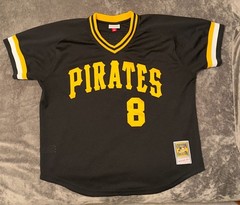 Mitchell & Ness Pittsburgh Pirates Willie Stargell Cooperstown Collection Jersey