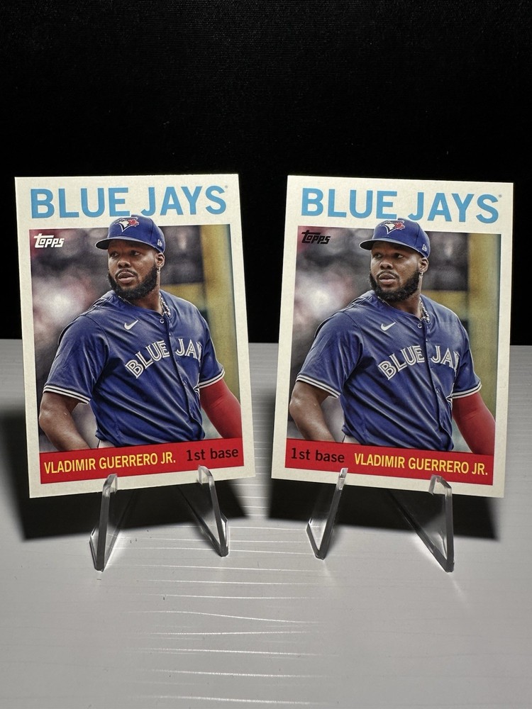 2025 Topps Archives DESIGN IMAGE VARIATION SP & BASE Vladimir Guerrero Jr #11!