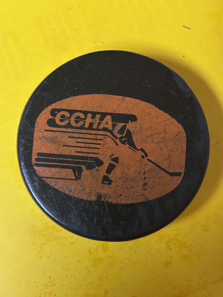 OLD VINTAGE HOCKEY PUCK – VINTAGE CCHA PUCK
