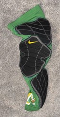 RARE OREGON DUCKS PE THROWBACK Nike Pro Hyperstrong Padded RIGHT Arm Sleeve L/XL