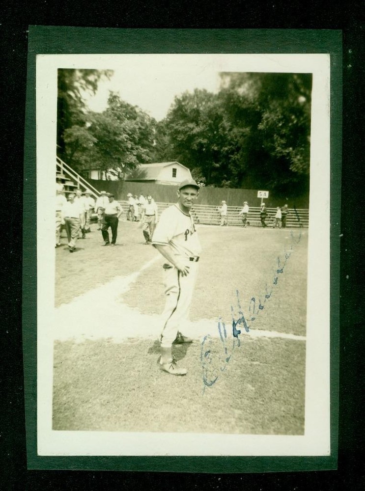368, Ed Heusser, Original Signed/Autograph, Photo, Reds / Phillies, “1943-46”