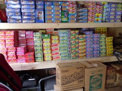 LIQUIDATING GIGANTIC ESTATE FIND OF VINTAGE SPORTSCARDS WITH OLD UNOPENED PACKS