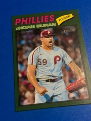 2026 Topps Heritage – Jhoan Duran #14 Dark Green Border