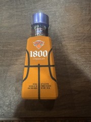 NBA NEW YORK KNICKS NY BASKETBALL FABRIC 1800 BOTTLE w/cap MEMORABILIA EMPTY