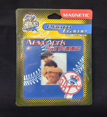 New York Yankees Magnetic Photo Frame Pocket Size 1 7/8″x2 1/8″