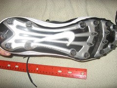 Shaun Rogers game used cleats from NY Giants 2012 preseason training camp