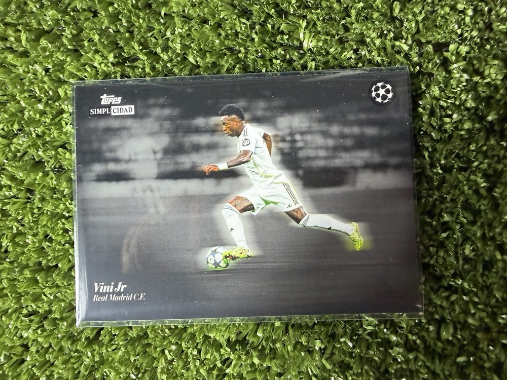 2025-26 Topps UCC Simplicidad Real Madrid FC Vini Jr Velocidad