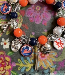 Women’s NEW YORK METS Baseball Charm Bracelet Metal Glass Charms Stretchy