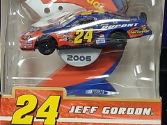 NEW SEALED HOLIDAY NASCAR Collectible Ornament | Jeff Gordon #24 | 2.75”x3.25”