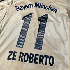 Bayern Munich 2004-05 Away Jersey XL #11 Ze Roberto Adidas Authentic