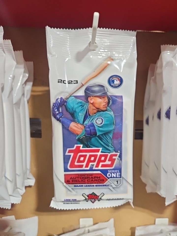 Topps 2023 Series 1 Baseball ~ Five Sealed Packs ~ 200 Cards ~ MLB Retail