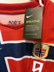 New! Erling Haaland #10 Youth Medium Size 26 Norway National Team Soccer Kit