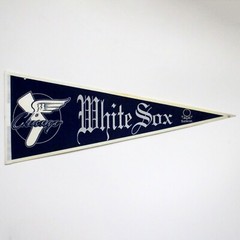 VTG 1990’s CHICAGO WHITE SOX OFFICIAL MLB MERCH Baseball Team Pennant 12″ x 30″