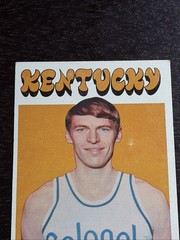 1971-72 Topps Basketball – #200 Dan Issel Colonels HOF