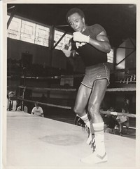 SUGAR RAY LEONARD SHADOW BOXING SESSION PHOTO ANGELO DUNDEE ESTATE