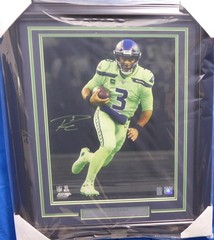 Russell Wilson Signed Framed 16×20 Photo Seattle Seahawks RW Holo