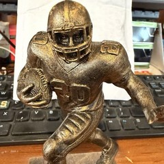 Barry Sanders Detroit Lions Replica Bronze Statue SGA 1-7-24