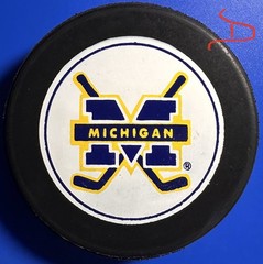 Vintage (SticksM) University Of Michigan Wolverines Official Game Puck CCHA Back