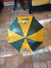 Green Bay Packers Push Button Auto Open 42″ Umbrella – Large Coverage