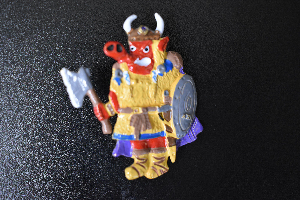 Vintage University of Arkansas Razorbacks Big Red Mascot Pin VIKING