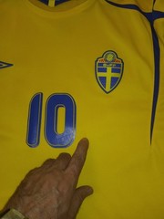 05/06 Ibrahimovic Sweden Home jersey Umbro XL