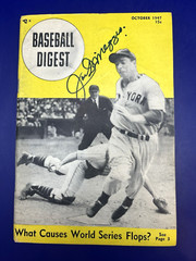 Joe DiMaggio cover signed Baseball Digest October 1947 New York Yankees BAS Auth